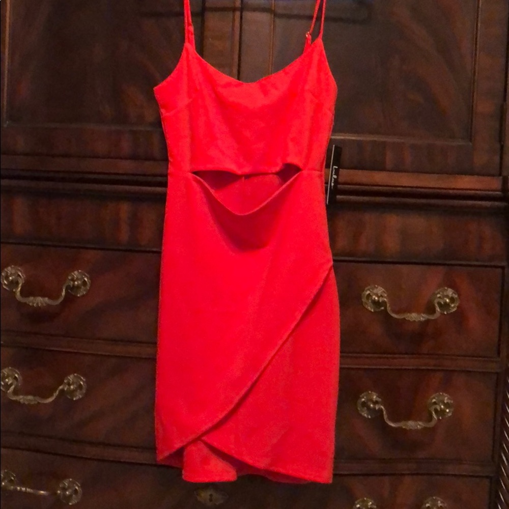Lulu’s red cutout dress